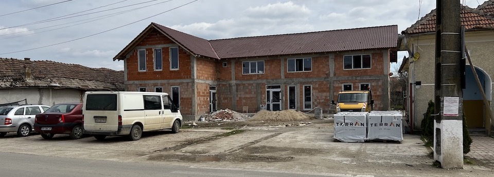 Nieuw gemeentehuis in aanbouw, Batăr
